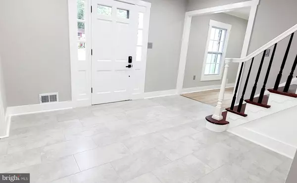 Manassas, VA 20110,8653 WEIR ST