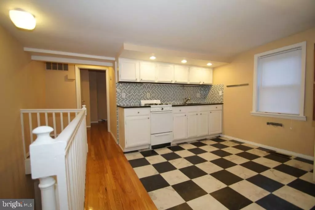 Philadelphia, PA 19130,2326 BROWN ST #3RD FLOOR