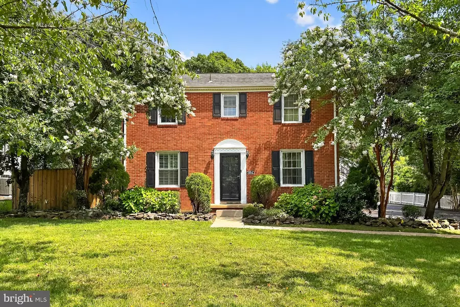 884 STATION ST, Herndon, VA 20170