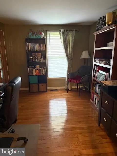 Burlington, NJ 08016,7 MILL RD