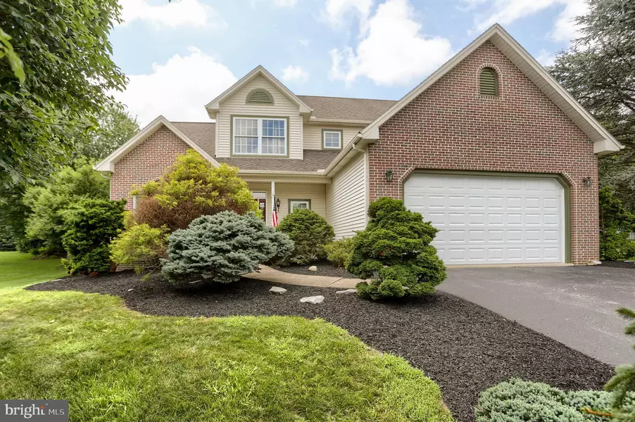 14 N PIN OAK DR, Boiling Springs, PA 17007
