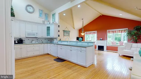 Marlton, NJ 08053,205 WOODBINE DR