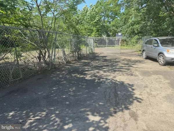 15 HILLTOP AVE, Blackwood, NJ 08012