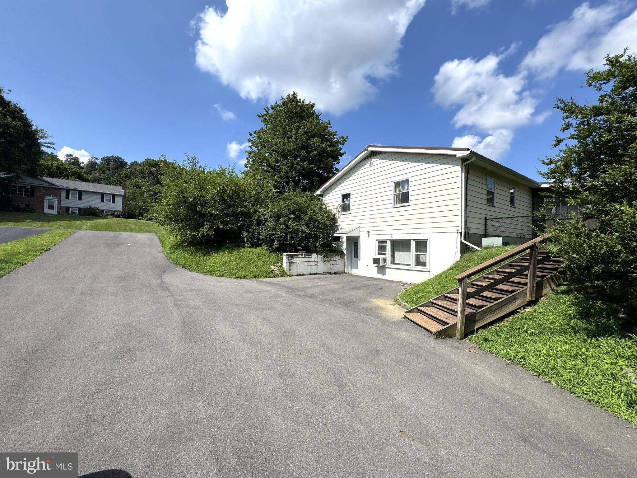 Lewistown, PA 17044,207 CIDER LN