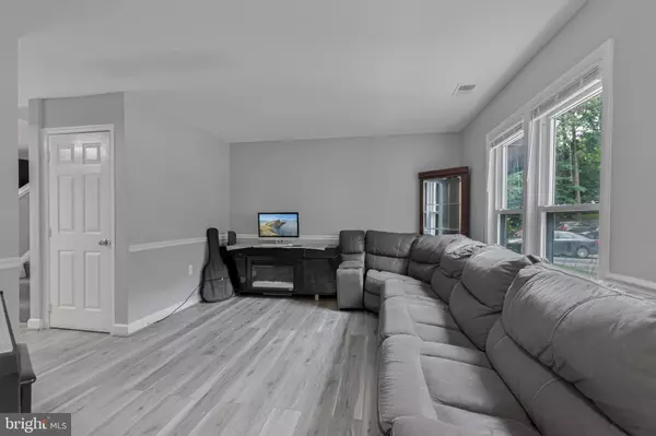 Burke, VA 22015,9710 ASHBOURN DR