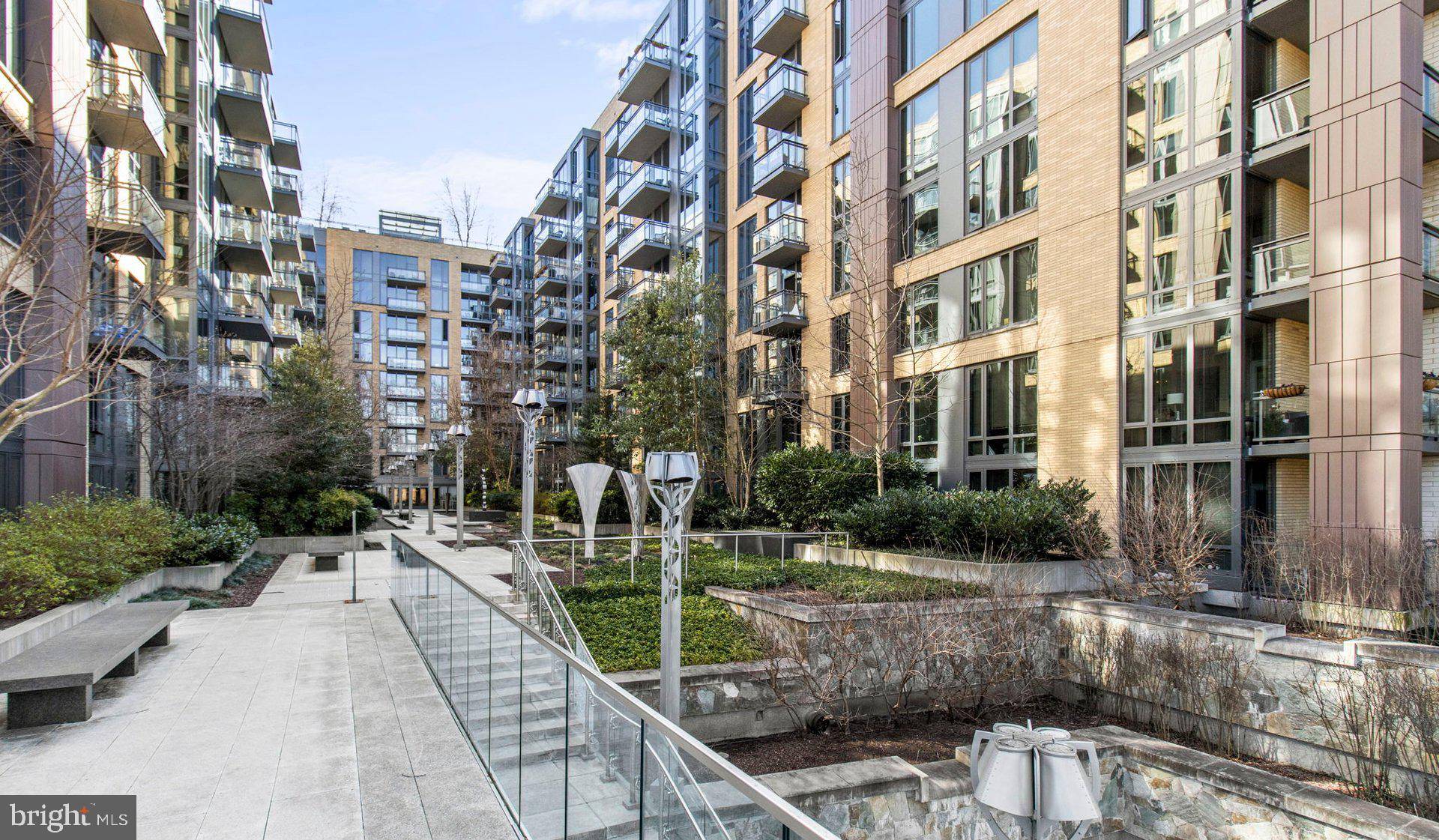 Bethesda, MD 20814,8300 WISCONSIN AVE #2B-1-404
