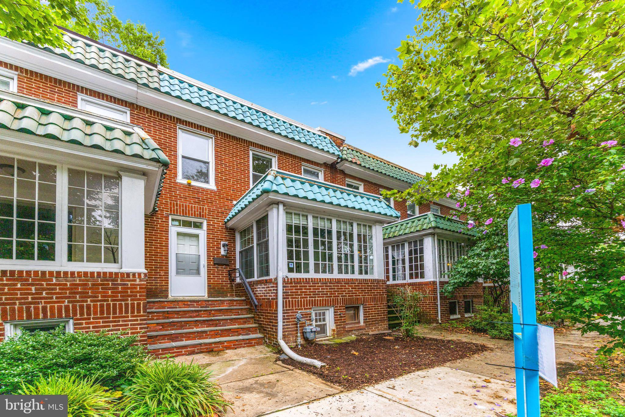 2817 N HOWARD ST, Baltimore, MD 21218