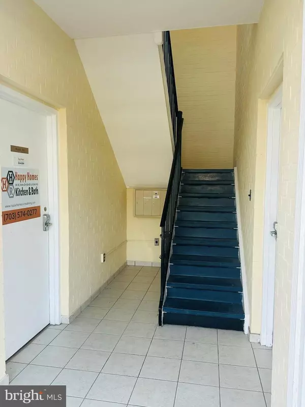 Springfield, VA 22151,5414 PORT ROYAL RD #201C