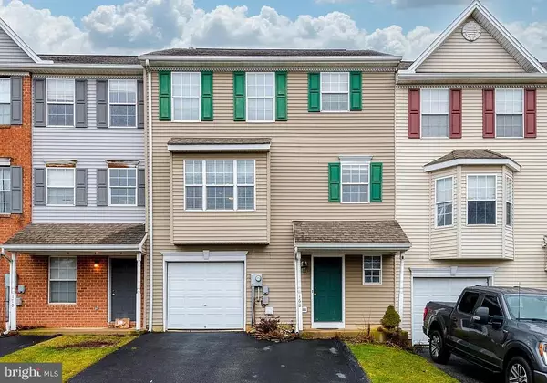 168 COUNTRY RIDGE DR, Red Lion, PA 17356
