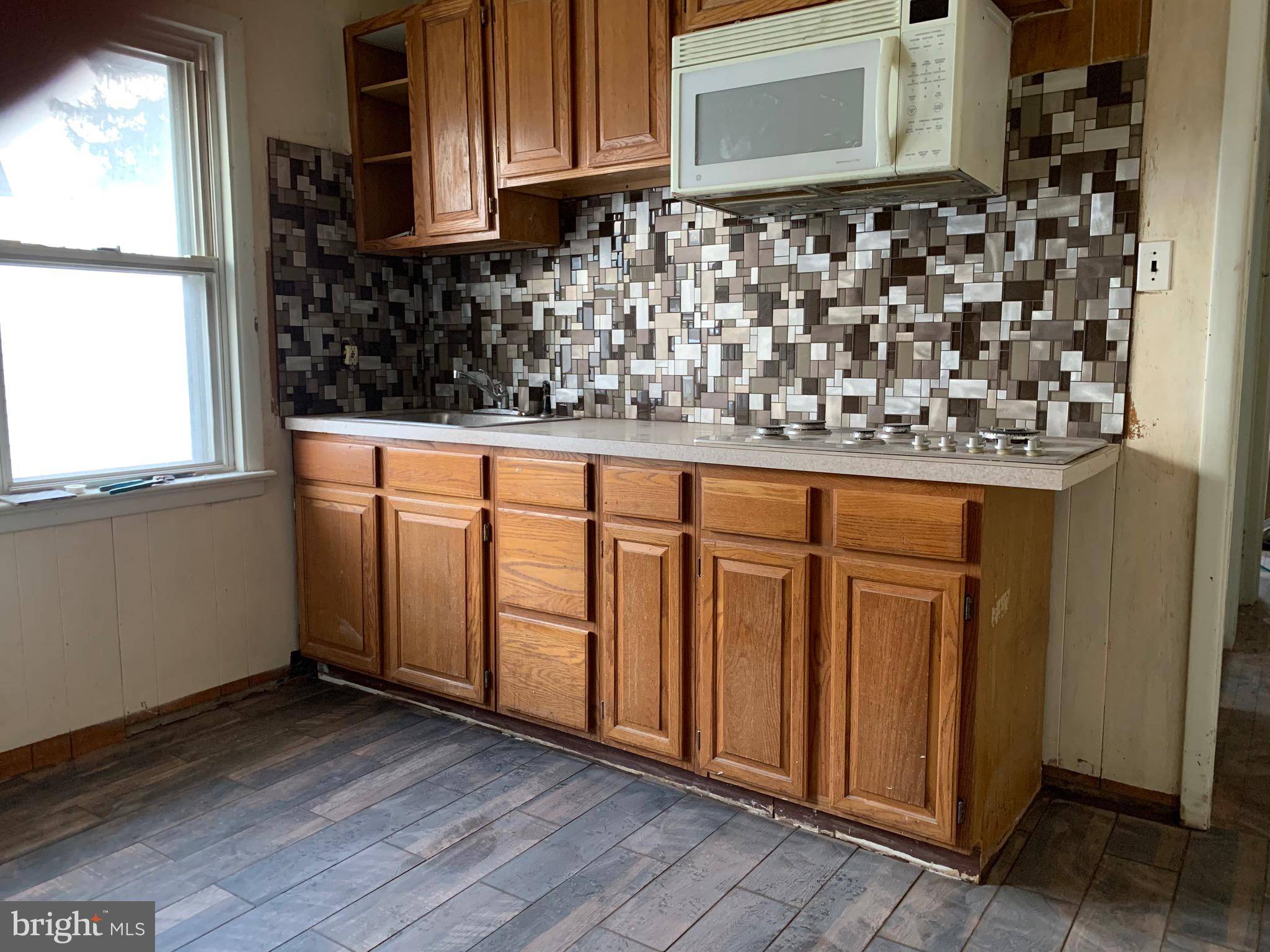 Bellmawr, NJ 08031,18 CHADWICK AVE