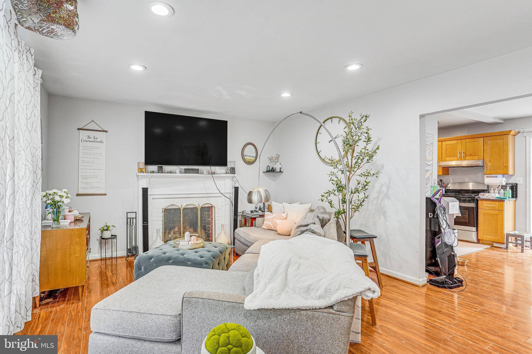 3702 PAUL ST, Alexandria, VA 22311
