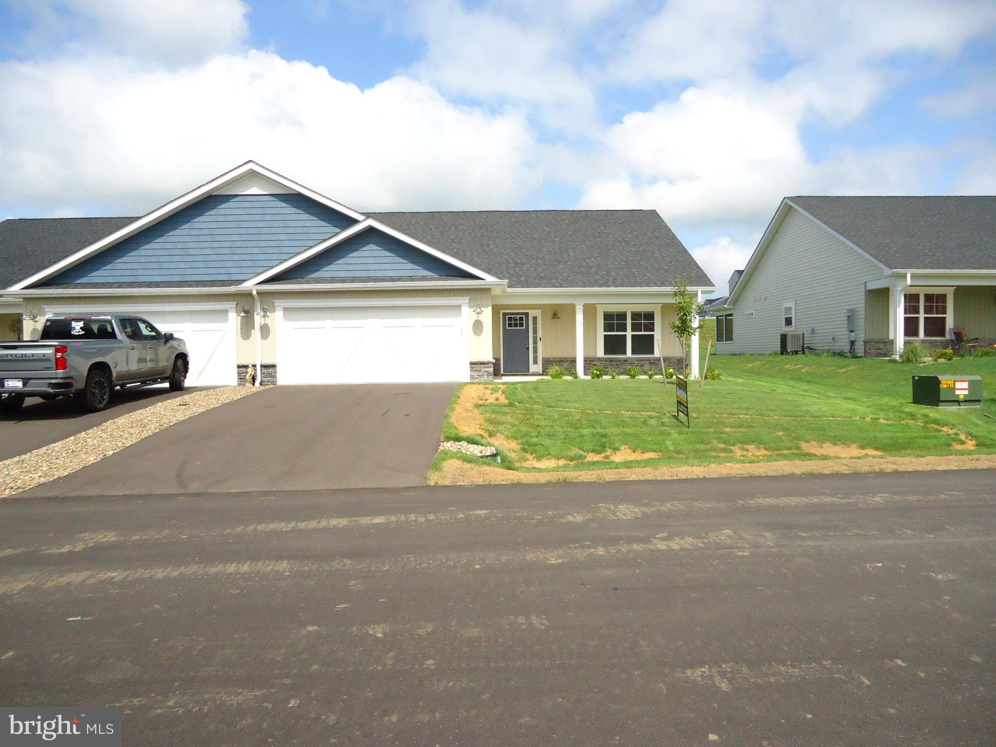 Hedgesville, WV 25427,224 DRIPPING SPRING DR