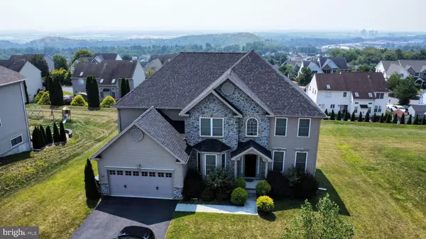 254 DANBURY DR, Nazareth, PA 18064
