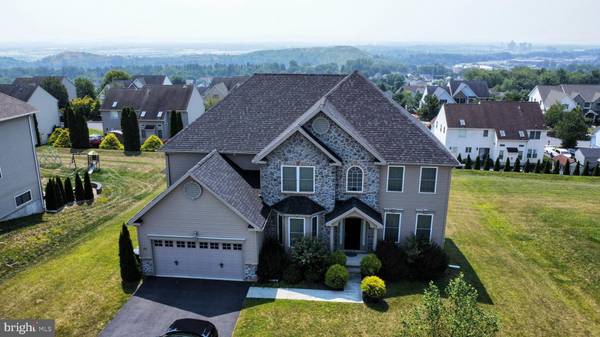 254 DANBURY DR, Nazareth, PA 18064