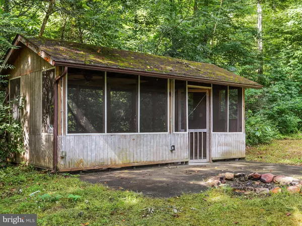Great Cacapon, WV 25422,69 DRAGONFLY WAY