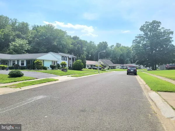 Willingboro, NJ 08046,50 EDGE LN