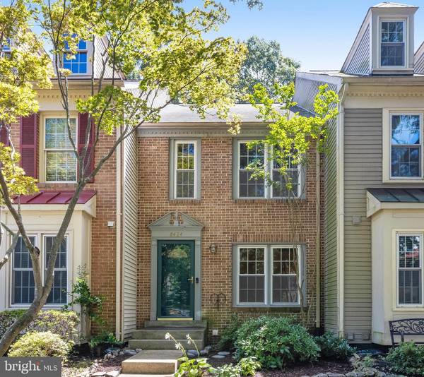 8424 SPRINGFIELD OAKS DR, Springfield, VA 22153