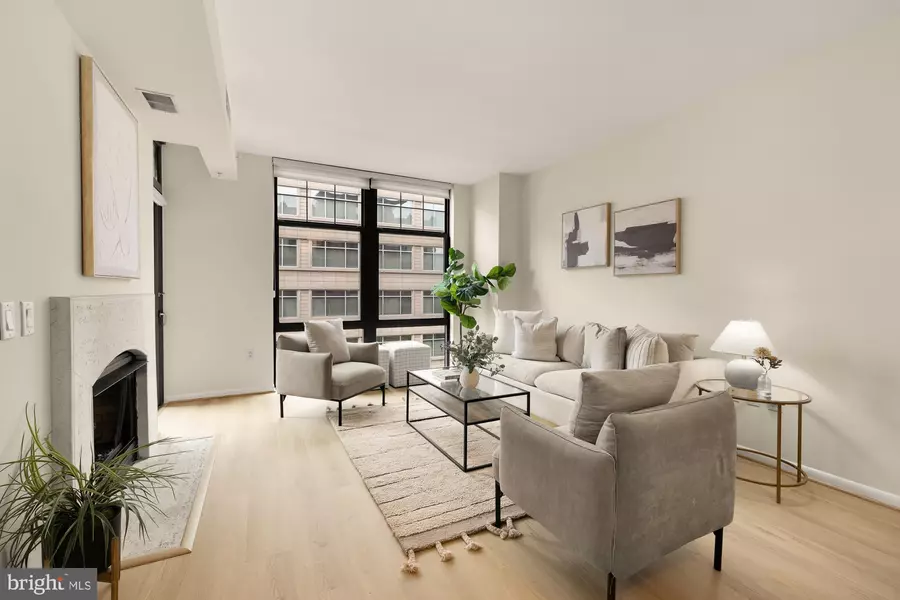 1021 N GARFIELD ST #702, Arlington, VA 22201