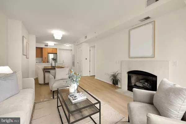 Arlington, VA 22201,1021 N GARFIELD ST #702