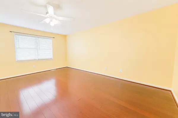 Lorton, VA 22079,8207 STATIONHOUSE CT