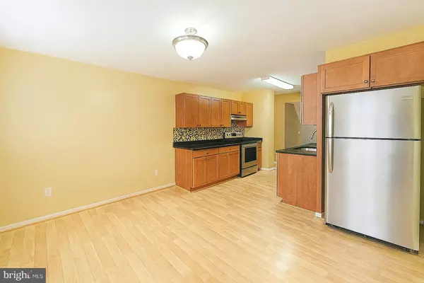 Lorton, VA 22079,8207 STATIONHOUSE CT