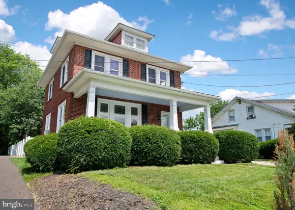 Royersford, PA 19468,817 N LEWIS RD