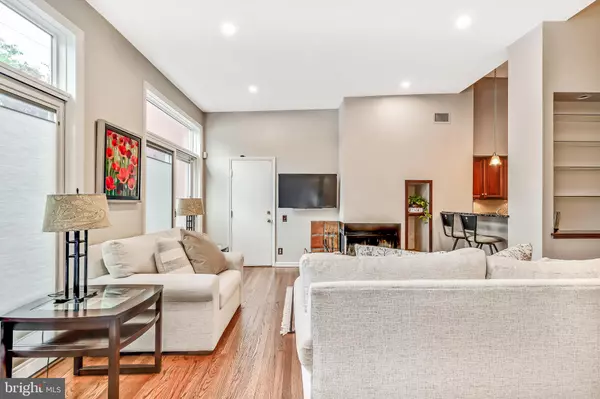 Philadelphia, PA 19130,2137-39 GREEN ST #2