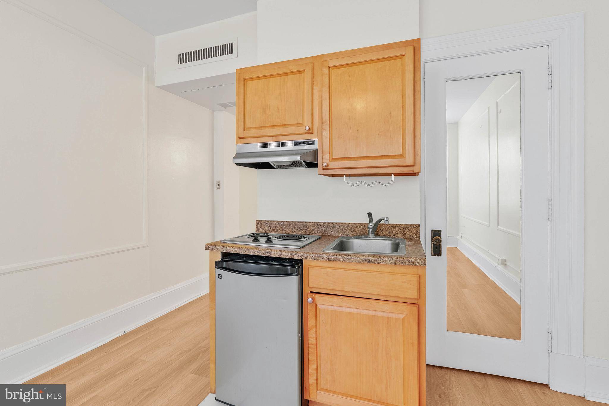 Philadelphia, PA 19107,1324 LOCUST ST #1102