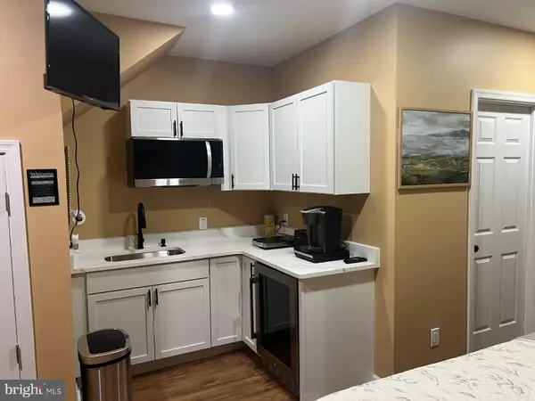 Claymont, DE 19703,28 WOODFIELD DR