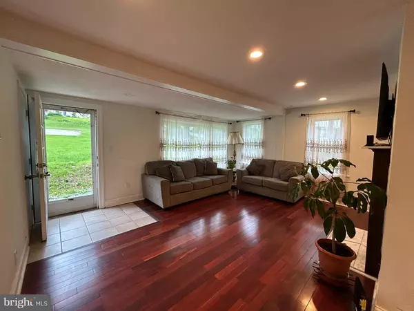 Newtown Square, PA 19073,59 NORTHWOOD RD