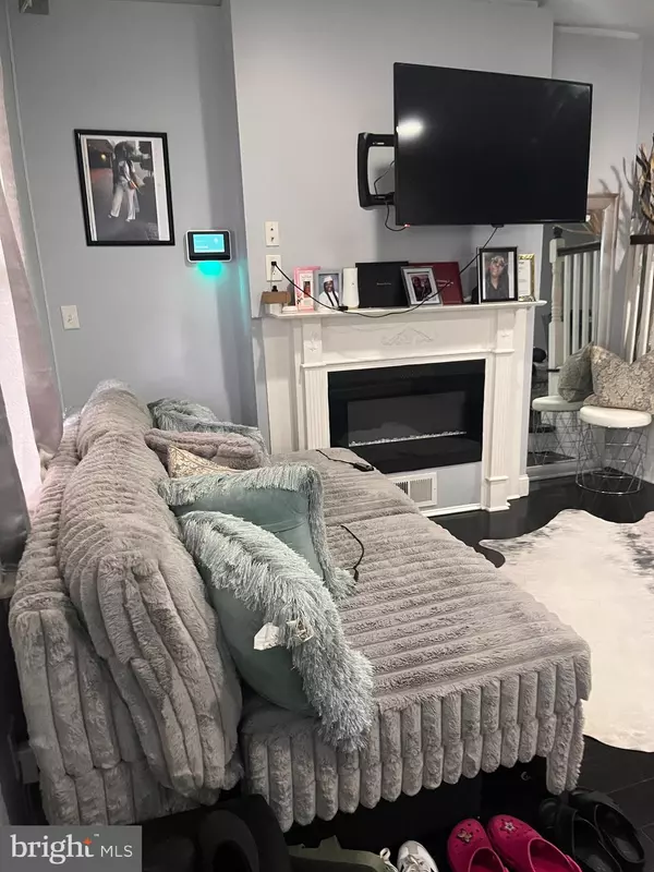 1526 N ROBINSON ST, Philadelphia, PA 19151