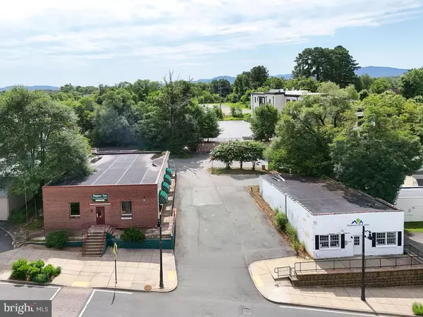 Crozet, VA 22932,1193 CROZET AVE