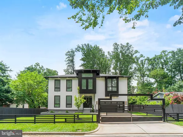Falls Church, VA 22046,7229 DEBORAH DR