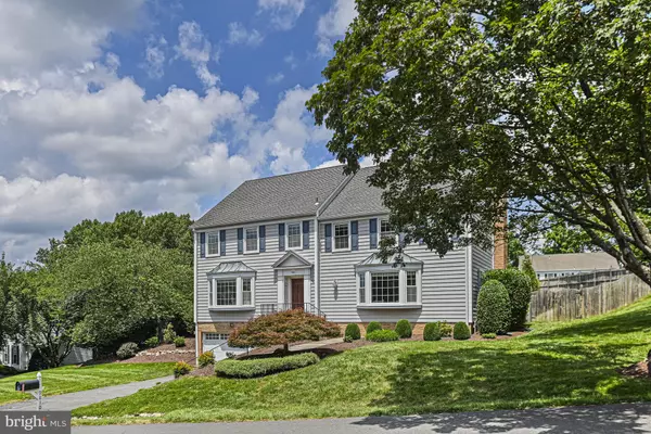 Vienna, VA 22182,9810 SPRING RIDGE LN