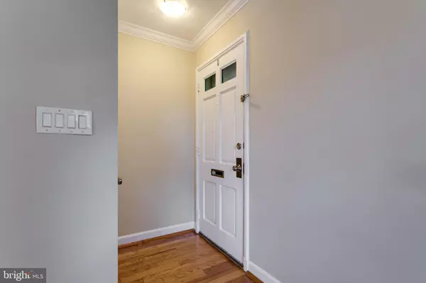 Arlington, VA 22206,4618 31ST RD S