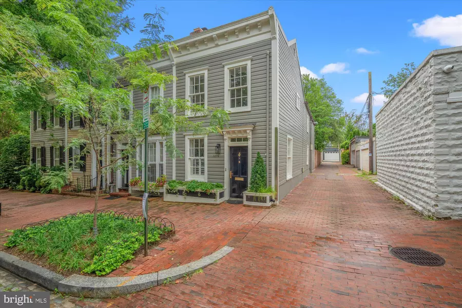 3274 P ST. NW, Washington, DC 20007