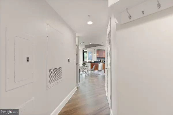 Alexandria, VA 22303,2451 MIDTOWN AVE #718