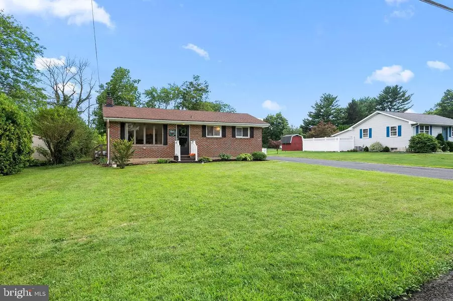 5196 PRICE AVE, Coopersburg, PA 18036