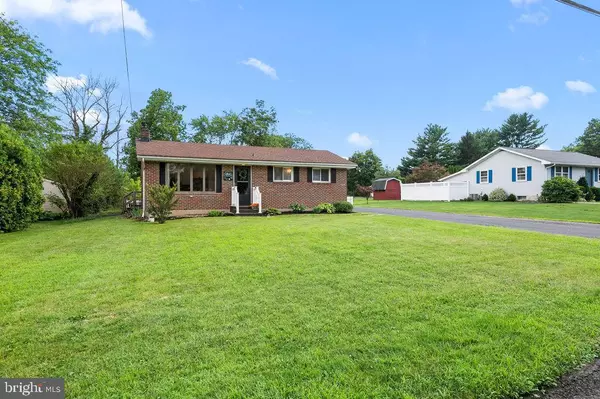 5196 PRICE AVE, Coopersburg, PA 18036