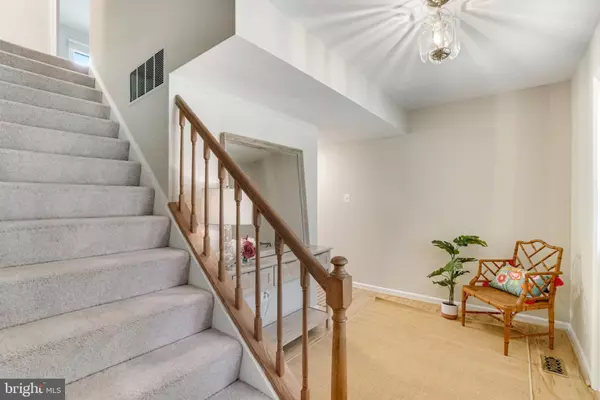 Springfield, VA 22153,7208 FLOWER TUFT CT
