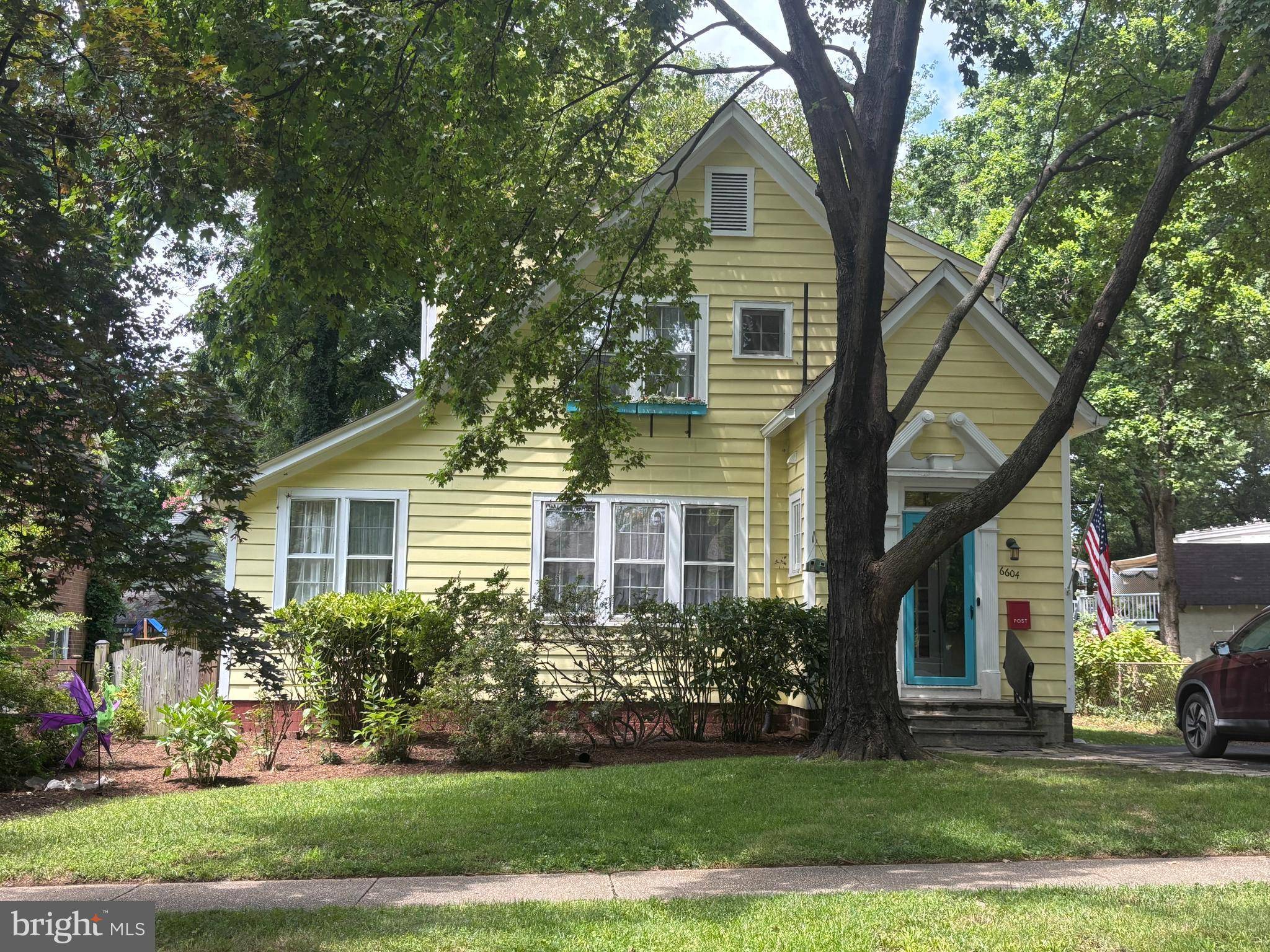 6604 44TH AVE, University Park, MD 20782