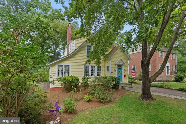 6604 44TH AVE, University Park, MD 20782