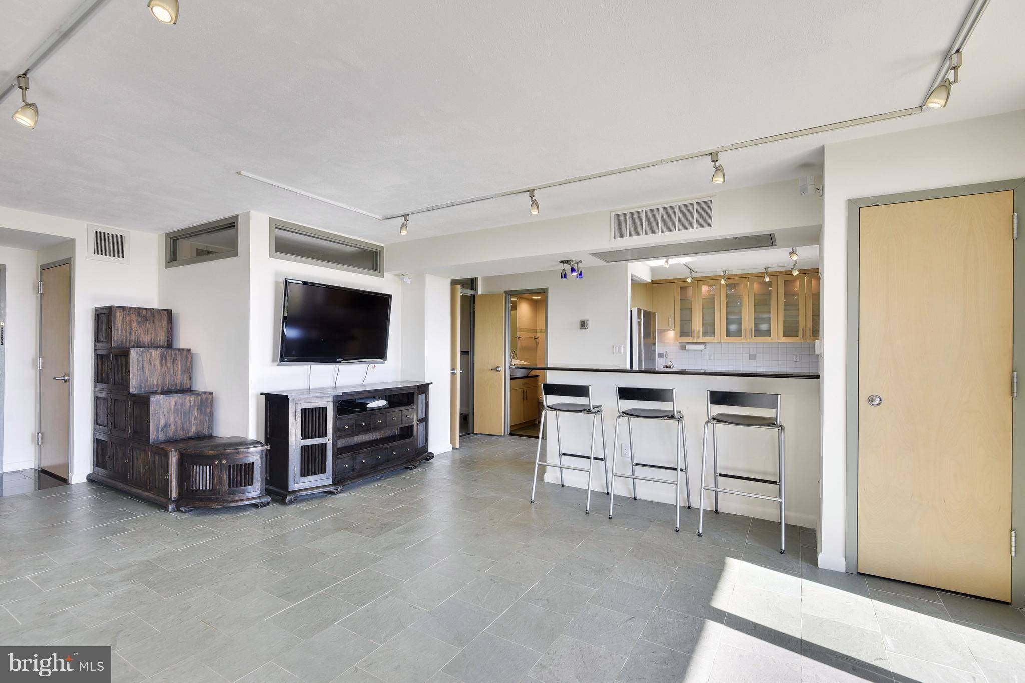 Bethesda, MD 20817,7420 WESTLAKE TER #1211