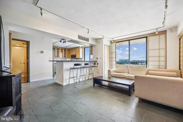7420 WESTLAKE TER #1211, Bethesda, MD 20817
