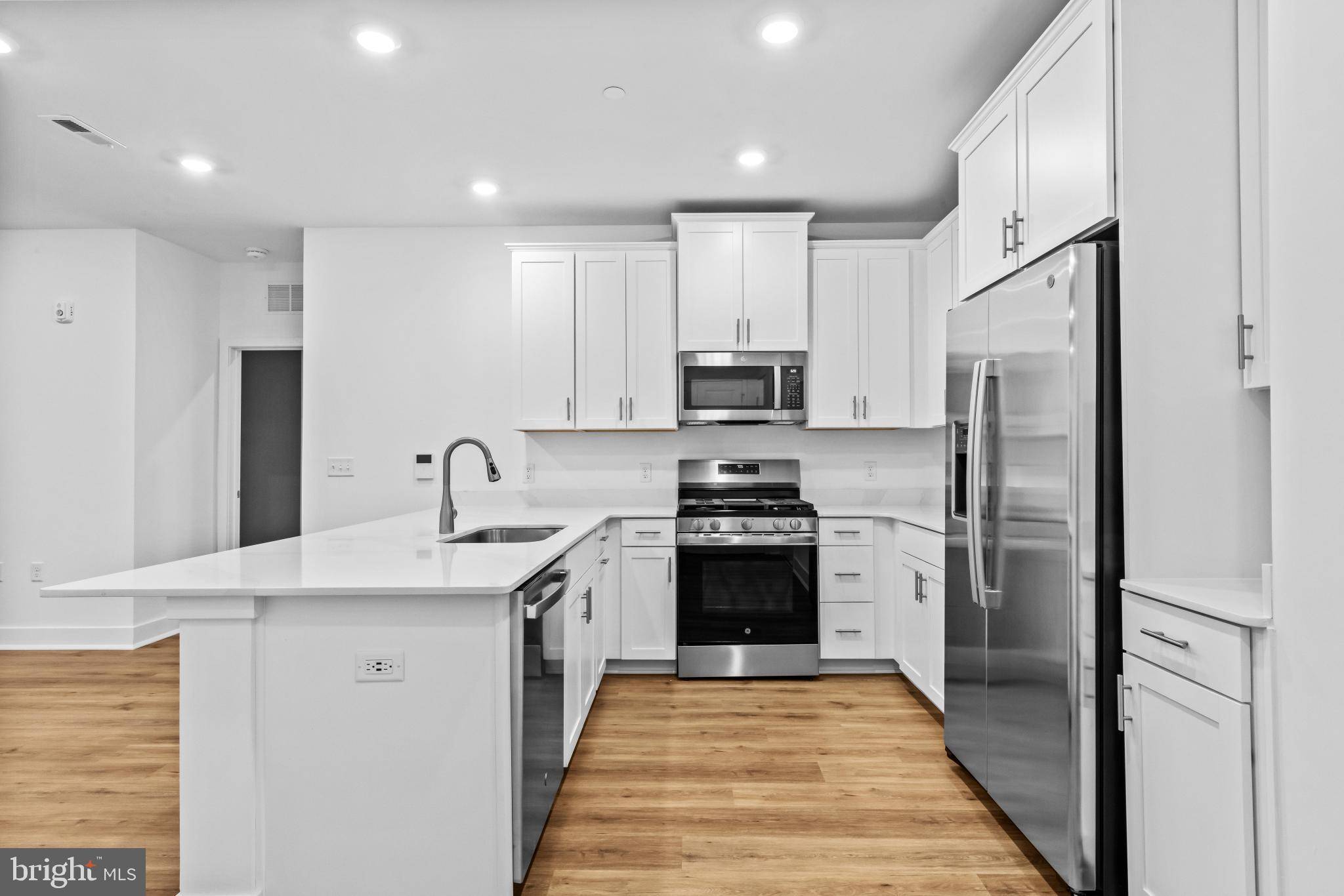 Monroe Township, NJ 02109,28311 RADFORD
