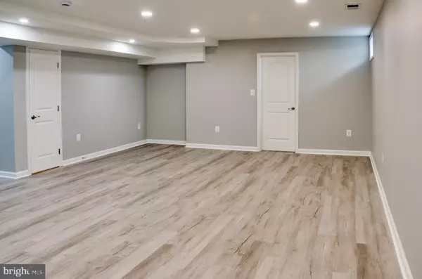 Waldorf, MD 20602,11681 KINGSMILL CT