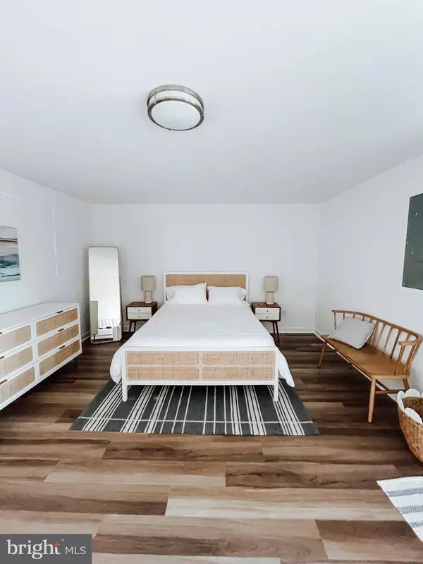Colonial Beach, VA 22443,308 DOUGLAS AVE