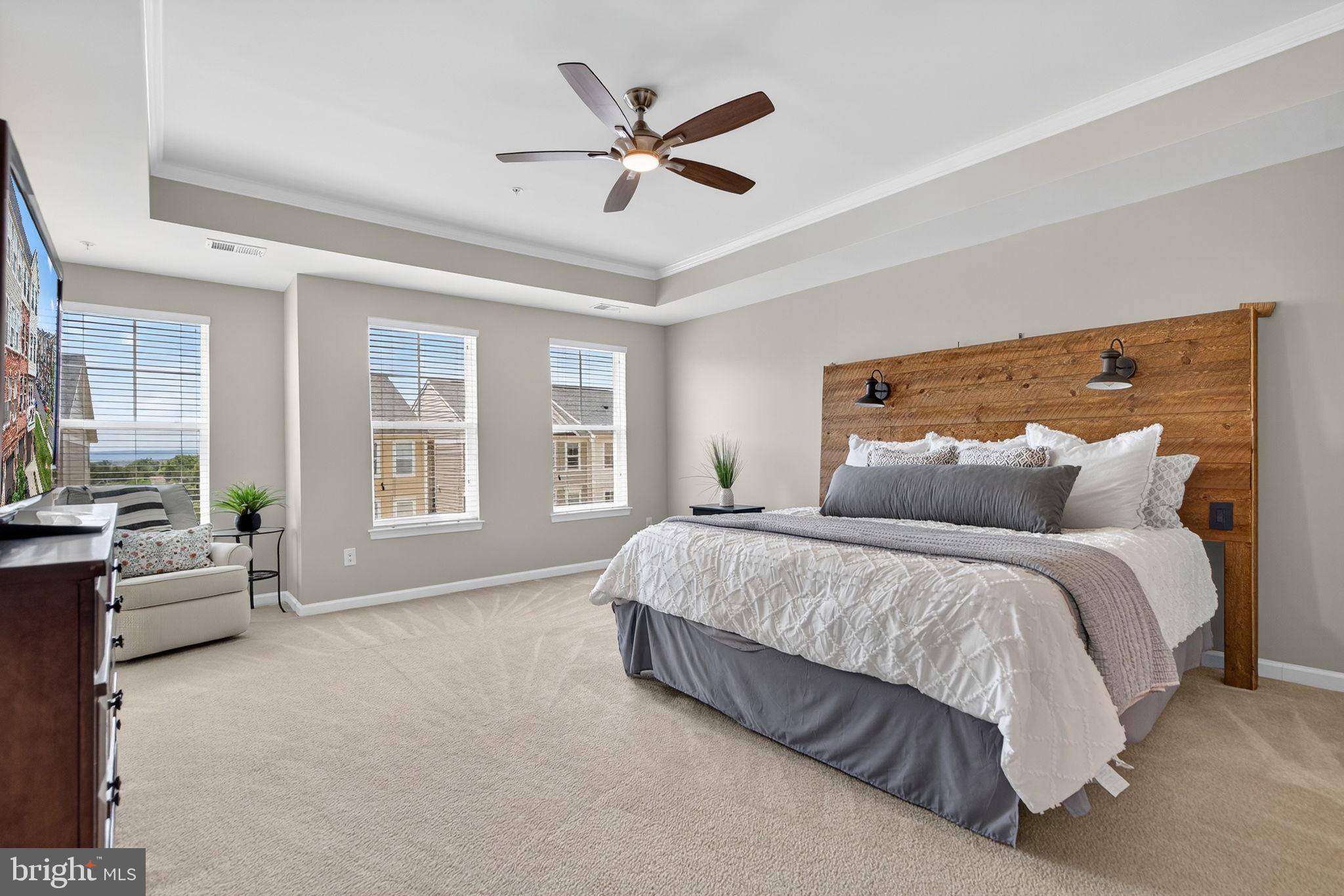 Chantilly, VA 20152,43380 TOWN GATE SQ