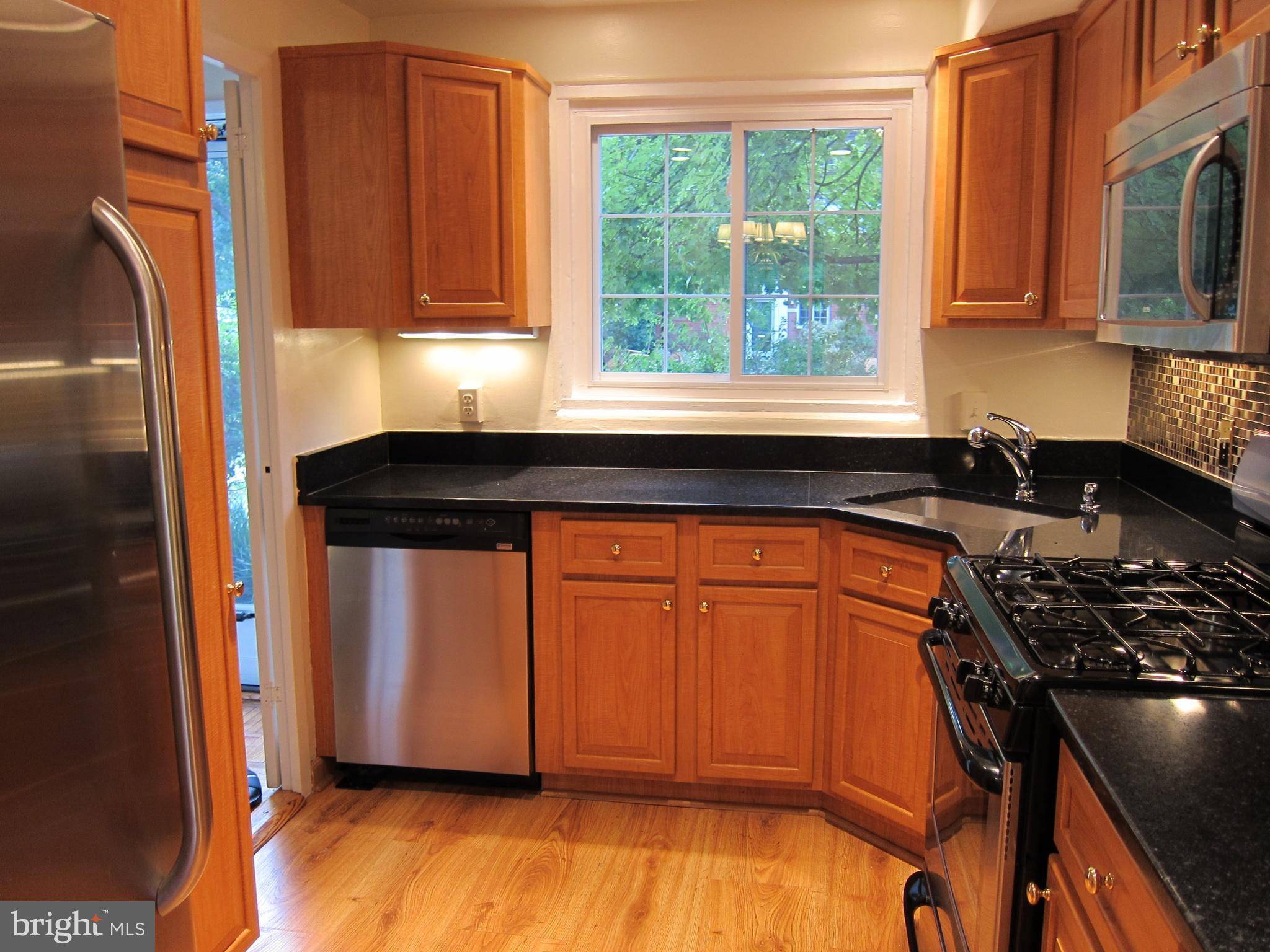 Alexandria, VA 22302,3601 GREENWAY PL #530-36