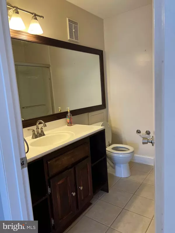 Cherry Hill, NJ 08003,1822 THE WOODS II